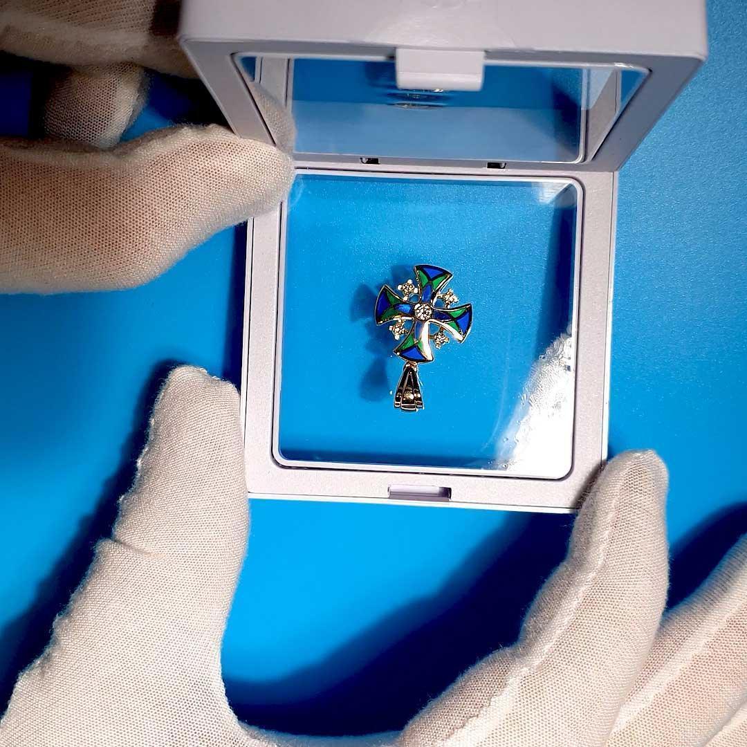 14k-gold-jerusalem-cross-pendant-stained-glass-enamel-and-5-diamonds-6-22762243751991 - bluewhiteshop